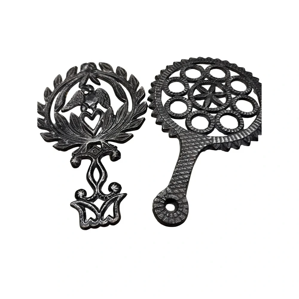 Vtg Rustic Farmhouse‎ Cast Iron Trivets Cottagecore Kitchen Primitive Wall Decor